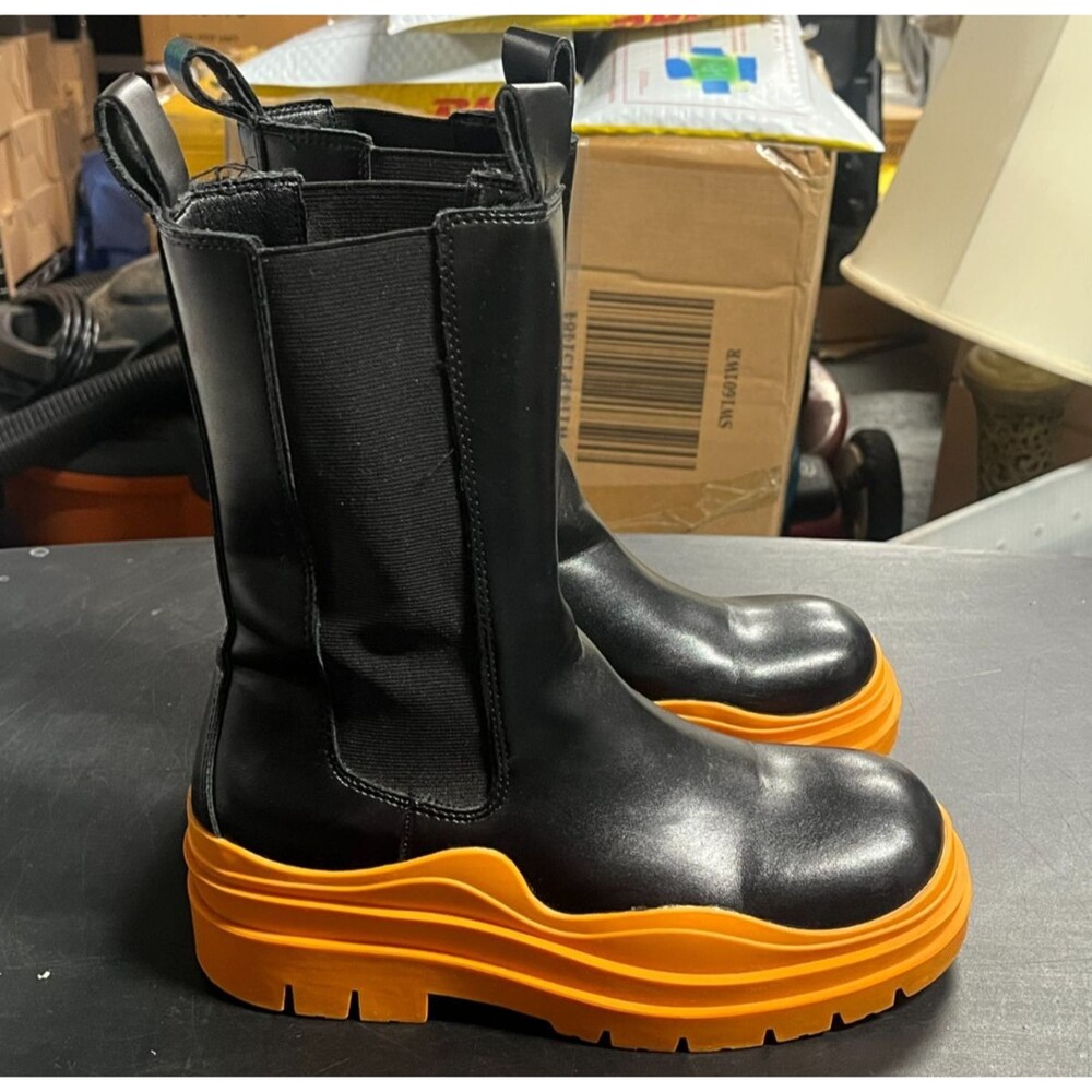 Bottega Veneta Tire Chelsea Boot in Black & Tangerine with Box EU 38/US 8 - Picture 6 of 16